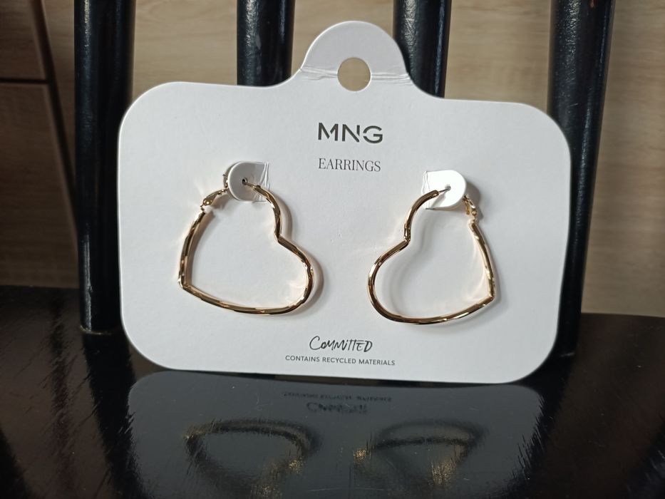 Kolczyki serca kolor złoty Mango