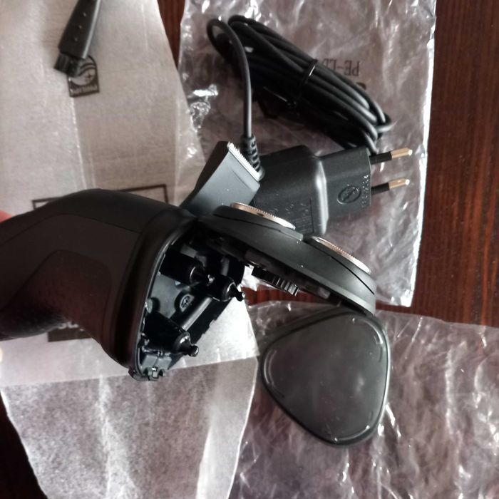 Maszynka do golenia PHILIPS 1000 seria S1232/41, jeszcze na gwarancji