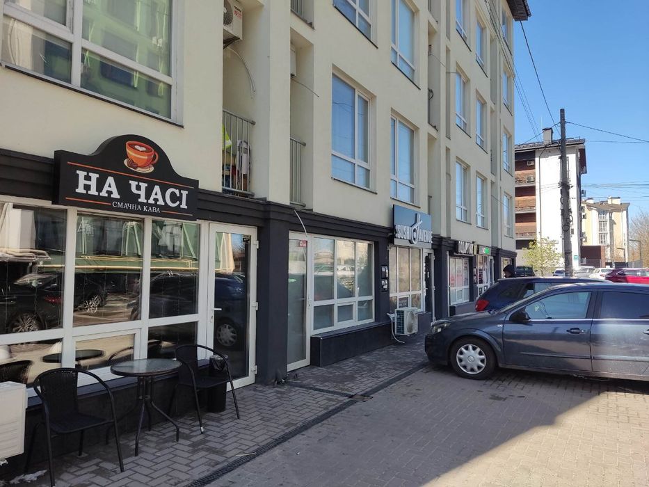 Пиво-Кофе-Цветы-Салон(40м.кв) Сергея Колоса,3