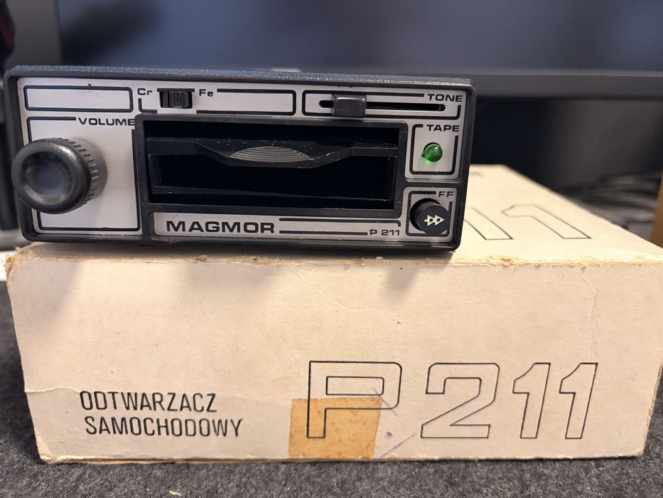 Radio odtwarzacz samochodowy unitra magmor P211 nowe oryginalne komplet