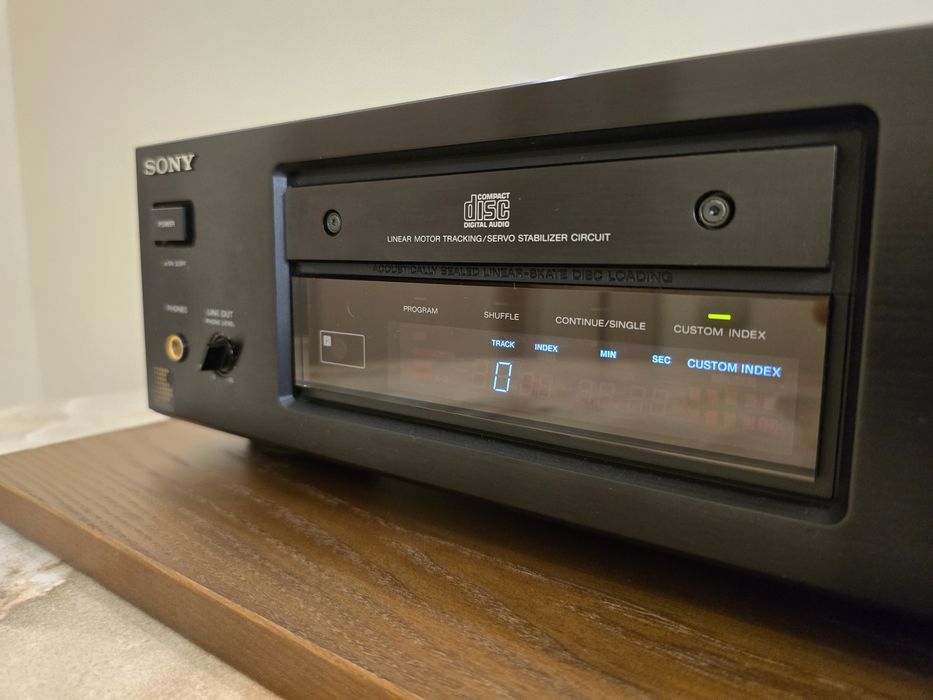 Sony  CDP-X7ESD Легендарний референсний  CD програвач.