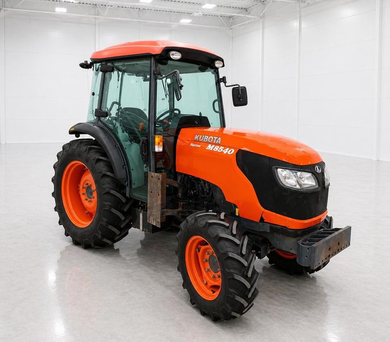 Ciągnik sadowniczy Kubota m8540 narrow