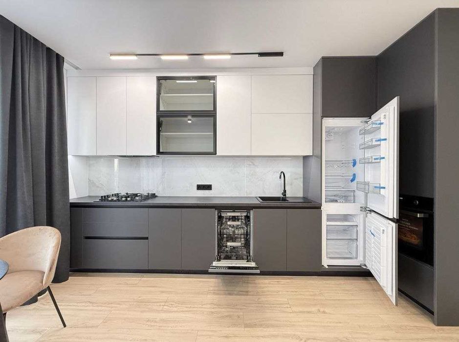 1-Кімнатна «На Щасливому» вул. Боголюбова. Вигляд на Озеро!