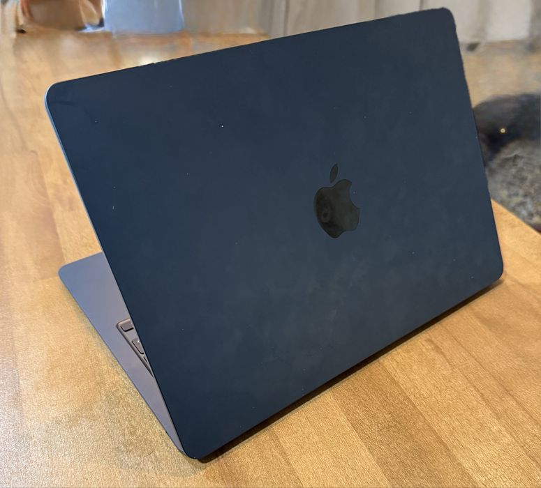 MacBook Air 13” (Apple M3, 8GB RAM) – 2024