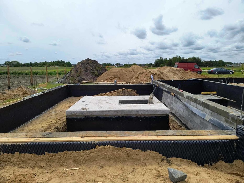 Betonowa piwniczka ogrodowa bunkier ziemianka spiżarka piwnica, schron