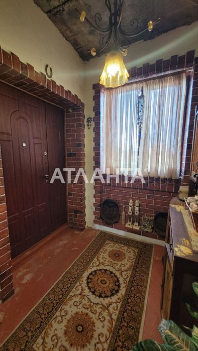 Будинок в Остриці