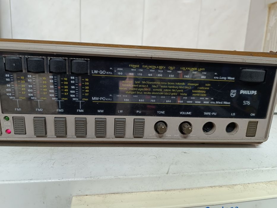 Rádio Philips antigo