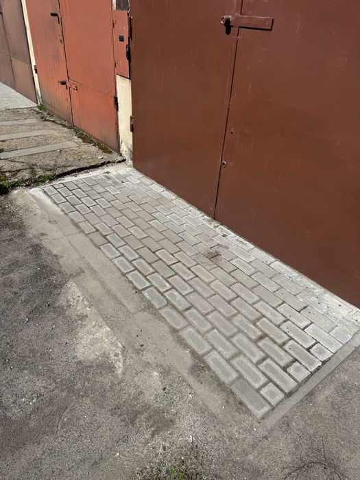Garaż Katowice Osiedle Witosa Ossowskiego Murowany Wysoki Wjazd