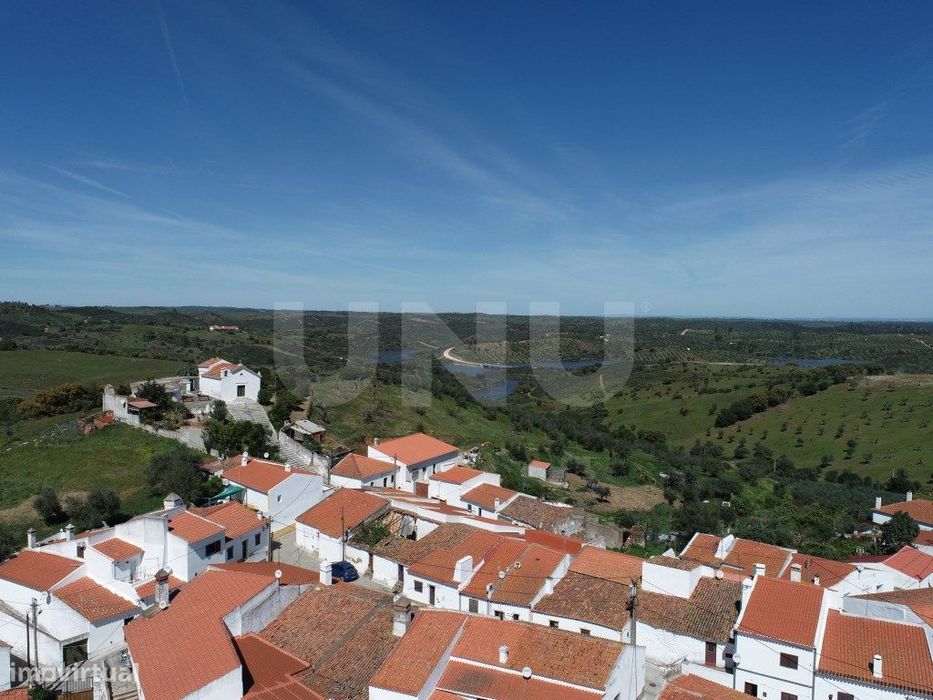 Terreno Urbano em Alqueva - Oportunidade Única para Habitação ou Tu...