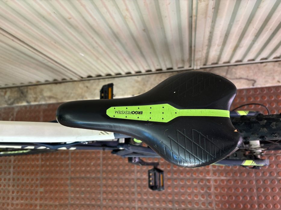 Bicicleta BTT B’TWIN Rockrider 520 S - Suspensão Total - Roda 27,5”