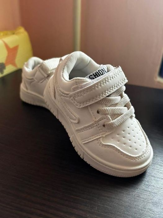 Кросівки весна нові 20 розмір ,устілка 13