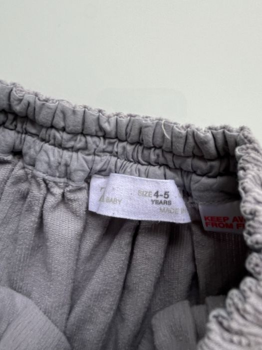 Saia de bombazine cinzenta