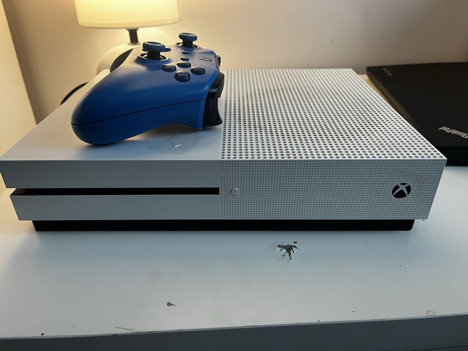 Xbox one s 1tb.