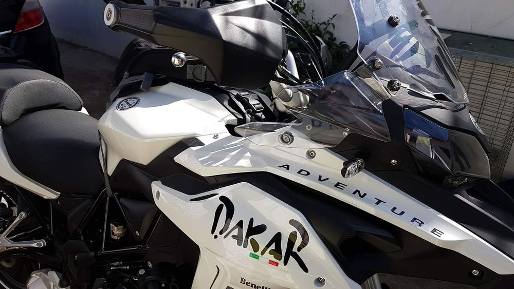 BENELLI TRK 502 com malas givi