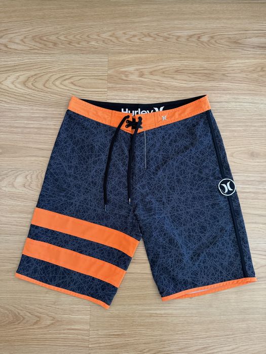 Calções Hurley pretos e laranja