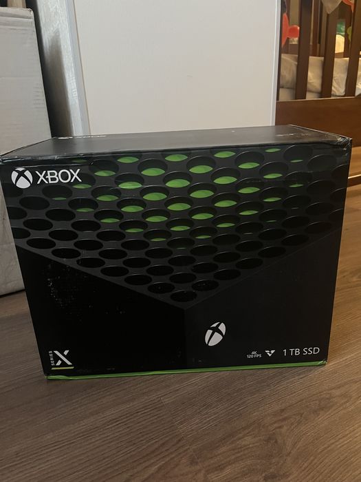 Консоль Microsoft Xbox Series X 1TB +геймпад