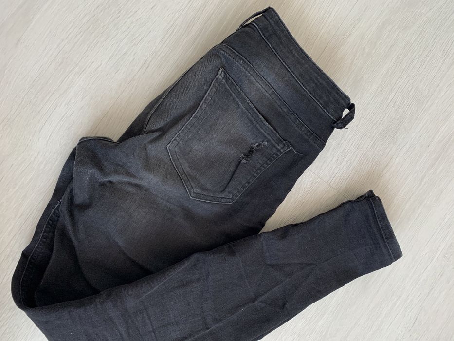Jeansy dzinsy spodnie z przetarciami z dozurami m h&m