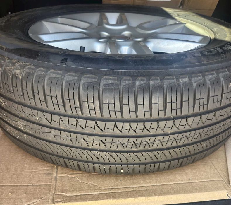 Jantes originais Land Rover Defender 19 com pneus Pirelli