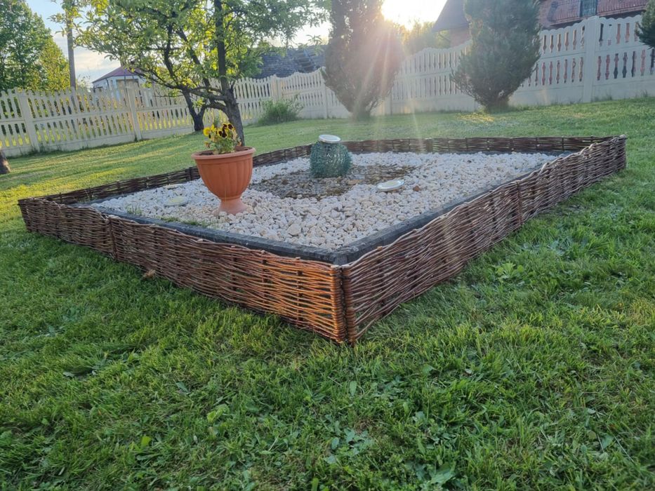 Palisada wiklinowa ogrodowa plotek wiklinowy obrzeze ogrodzenie