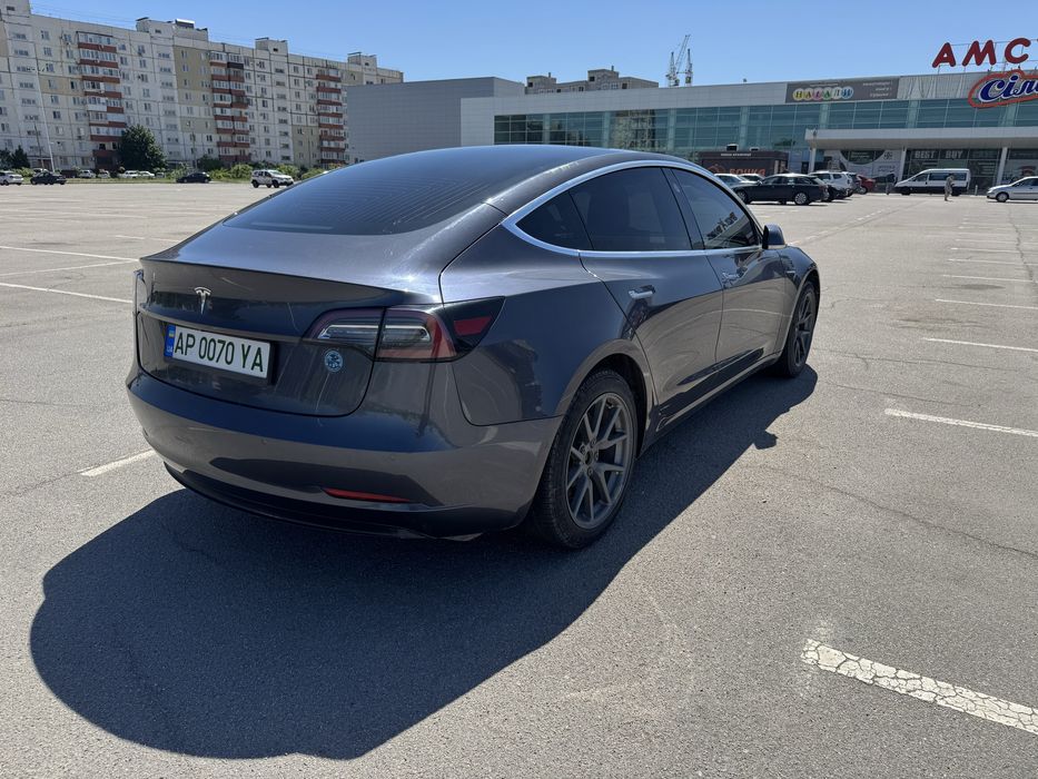 Tesla model 3  2019