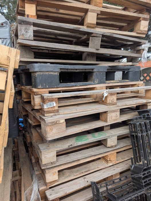 Palety na opał lub do naprawy