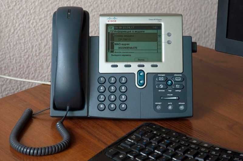 Продам IP-телефон Cisco CP-7942G русифицирован без БП (прошит под SIP)