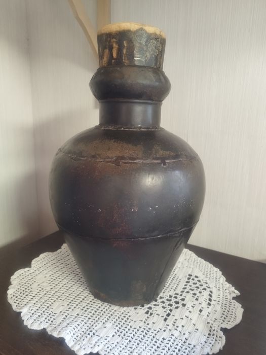 Bilha Antiga em Ferro Forjado – aproximadamente 42 cm