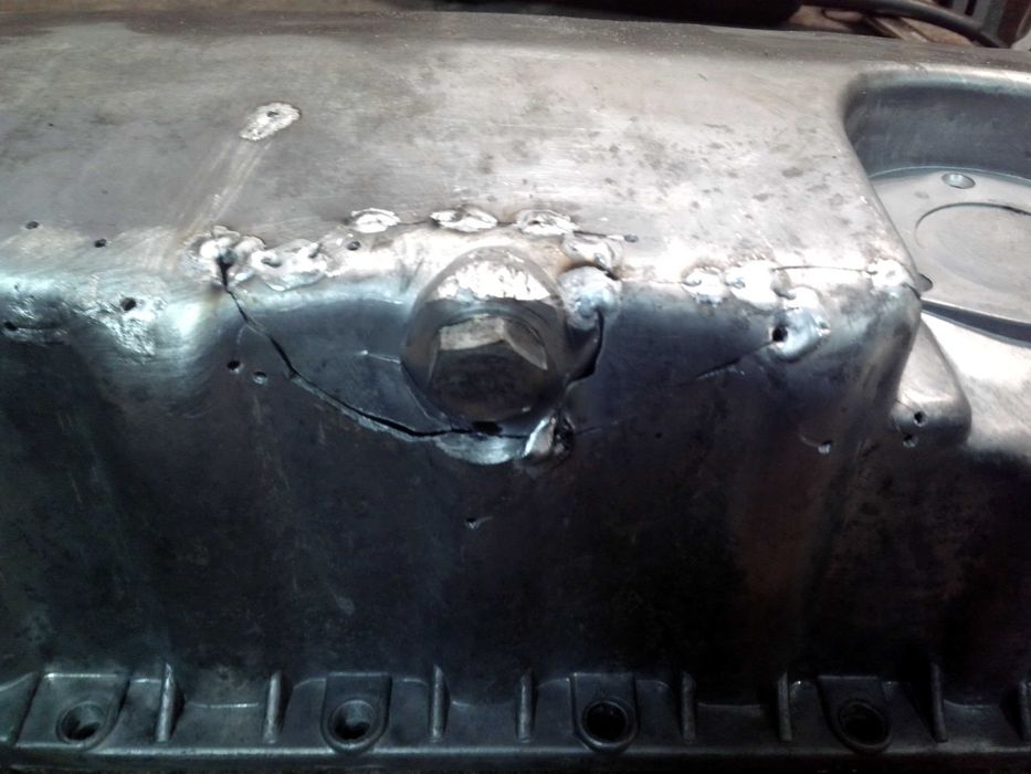 Сварка піддона аргоном. Сварка тріщини піддона. Дорого, якісно, швидко