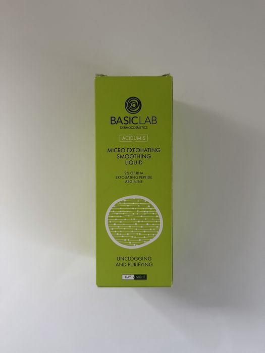 Micro-exfoliating smoothing wygładzający płyn złuszczający basiclab