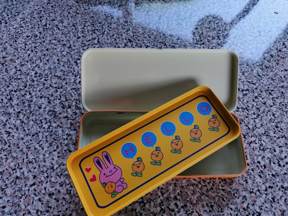 Estojo de metal – Artigo escolar