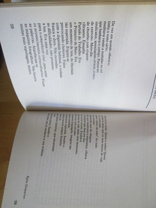Um Postal para Luanda, uma antologia com 38 poetas portugueses