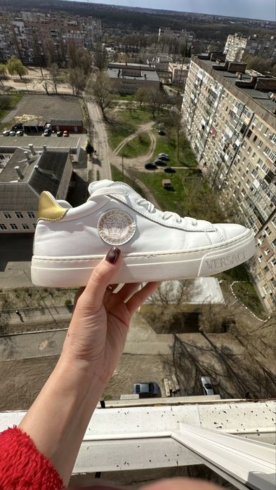 Versace оригінал Італія білі кеди шкіра р.37