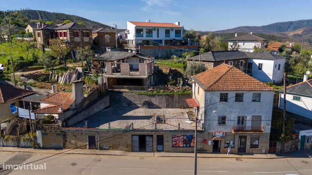 Mixed-Use Building in Canelas, Arouca: Commercial Space, Residential Units, and Pre-Approved Project
