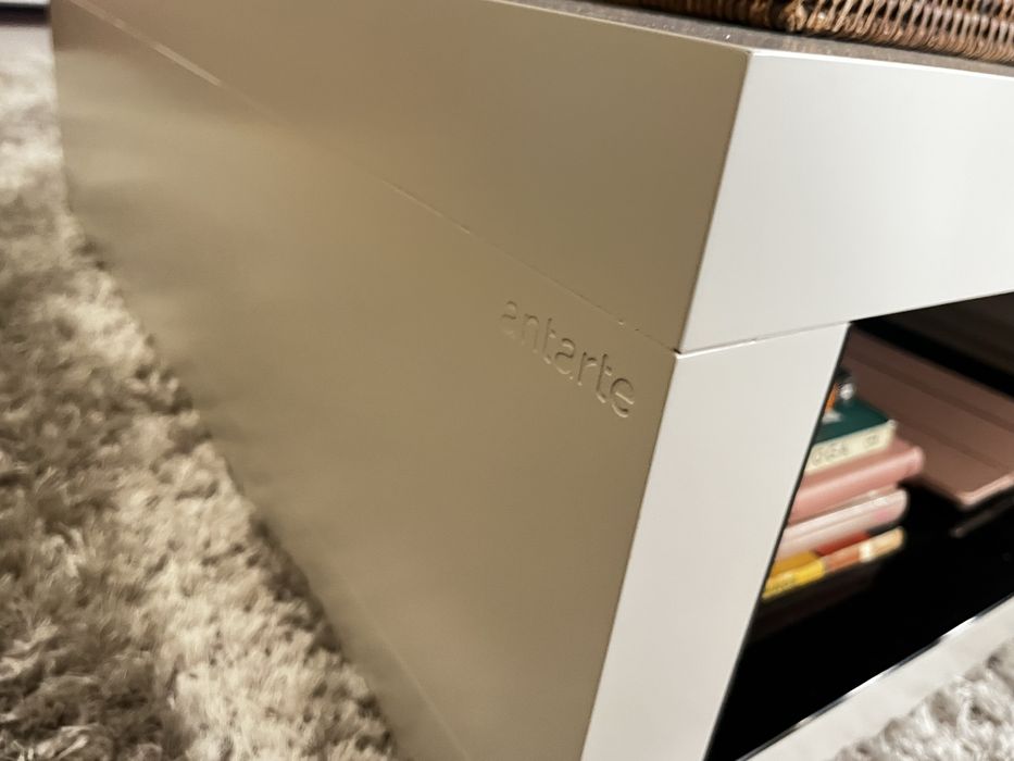 Mesa de centro branca Antarte (madeira maciça lacada)