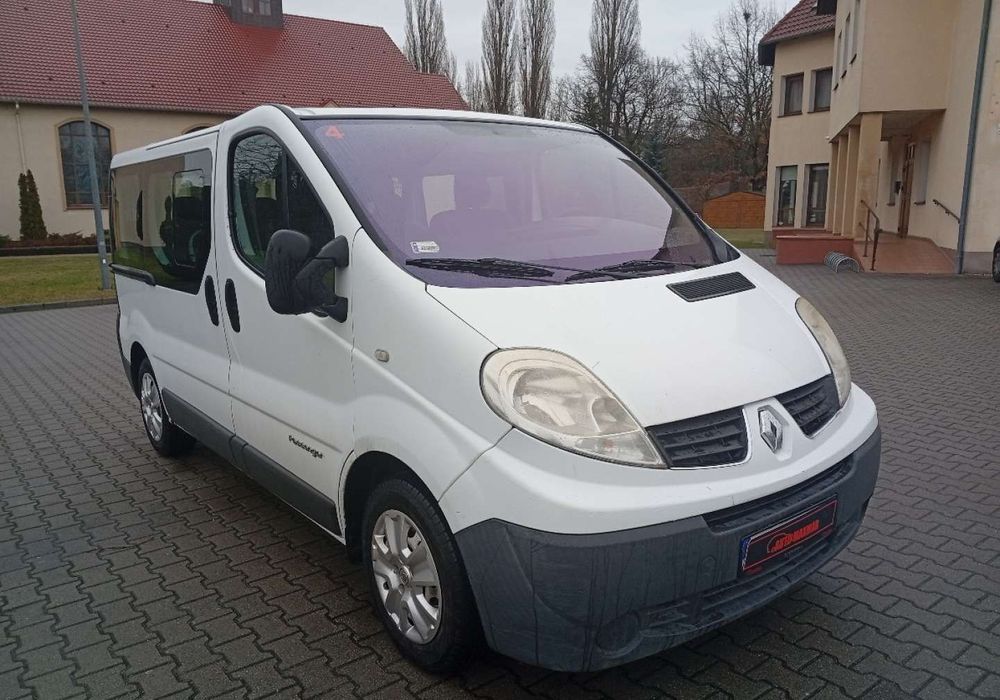 Renault Trafic Zarejestrowany - 2,0 - 114 KM - 9 osób