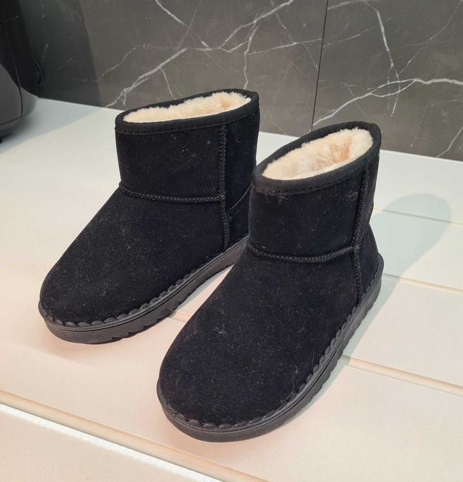 Botas tipo camurça pretas