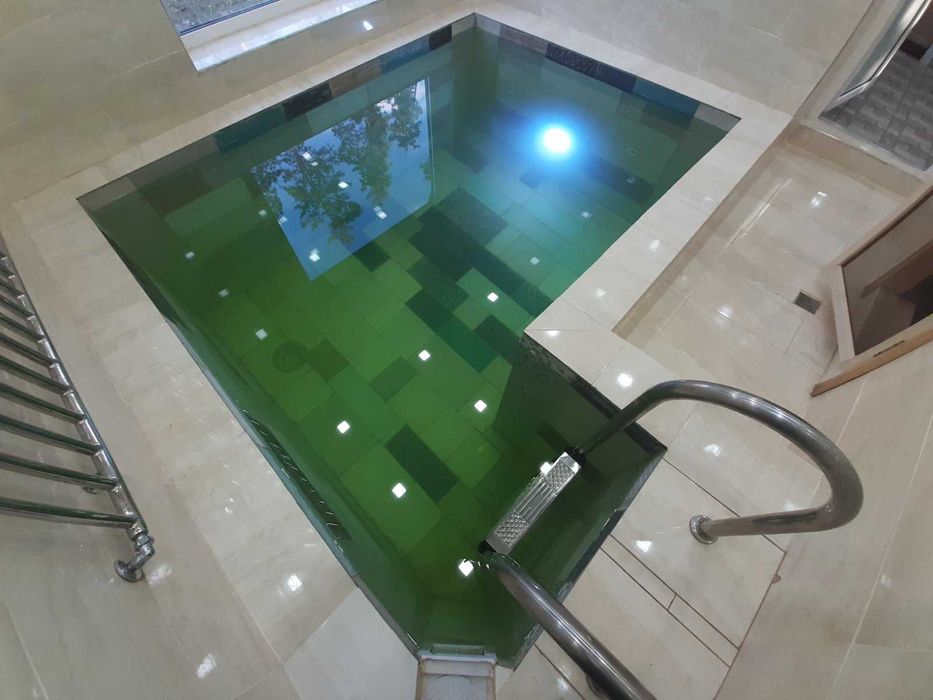 с.Бондарня. Дом 230 кв. Расположен 70 км. от Киева. Генератор.