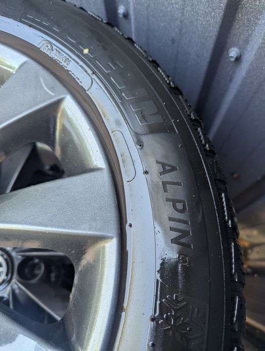 шини  205 55 16 Michelin alpin 6