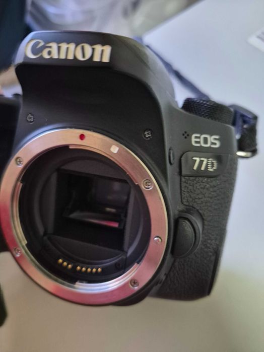 câmara digital canon 77D