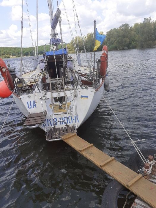 продам вітрильну / парусную яхту