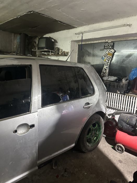 Продам Volkswagen Golf 4