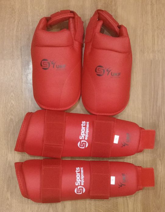 Продам фути , новий комплект захисту по  карате, розмір М