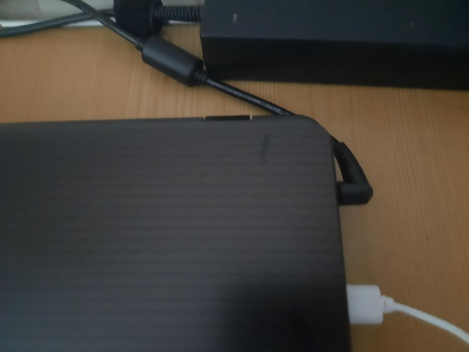 Asus a93s 18 дюймів