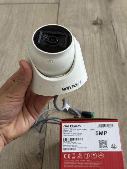 Hikvision DS-2CE76H0T-ITPFS  5МП TurboHD камера відеоспостереження з мікрофоном.