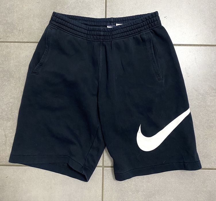 Шорты найк свуш карго nike swoosh пятипанелька y-3 футболка alpha industries поставка вещей панама джордан картуз carhartt wip кепка реп