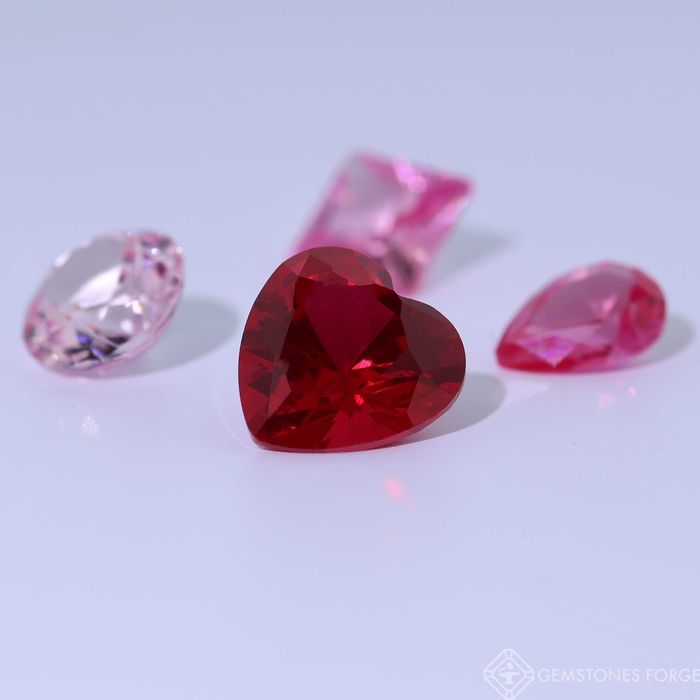 Szafir Laboratoryjnie wytworzony różowy 6x6 mm