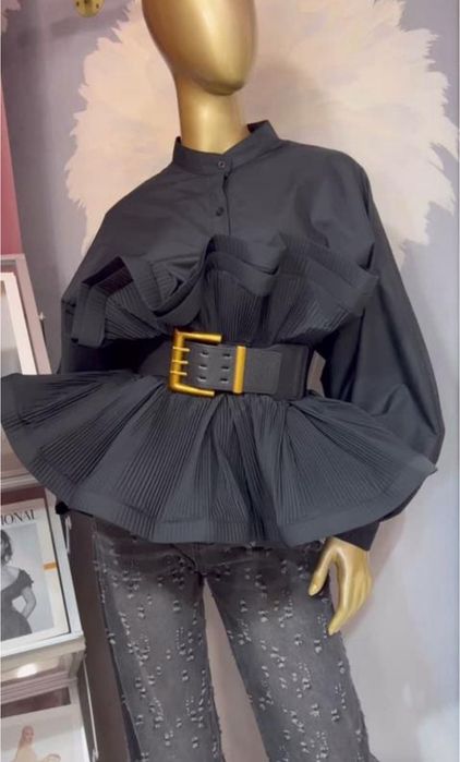 Жіноча блуза з комірцем