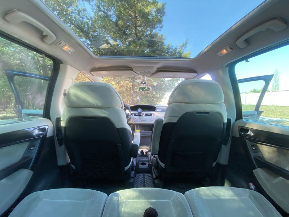 Продам  citroen c4 grand picasso exclusive