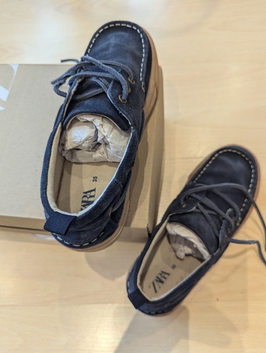 Mocassins / sapatos vela azuis Zara, pele croute, menino. Tam 35 - Com