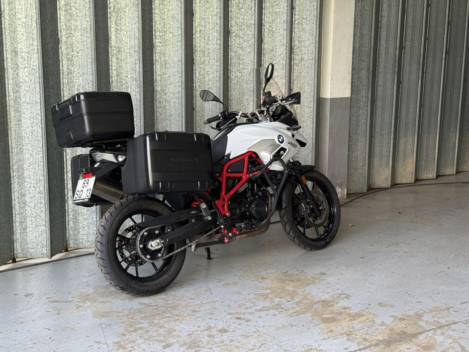 BMW F700GS 2017 + 2 Capacetes
